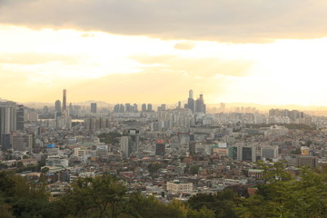 Fototapeta na wymiar Sunset View of Seoul’s Skyline in South Korea