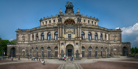 Fototapeta na wymiar Semperoper in Dresden
