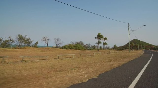 Seitenstreifen einer Landstraße mit Linksverkehr in Australien - Teil 3