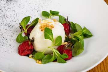 Buratta salad with tomatoes