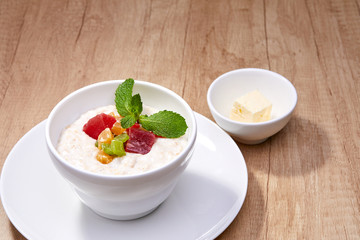 breakfast with oat porridge
