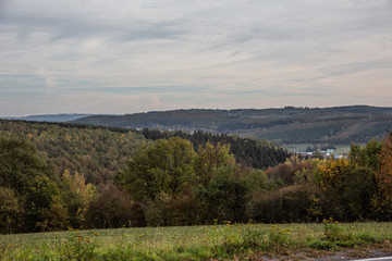 Landschaft mit Wolkenformationen. Im Siegerland