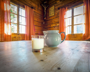 Milch Krug Almhütte