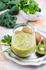 kiwi smoothie