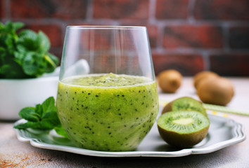 kiwi smoothie