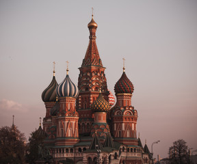 Fototapeta na wymiar st basils cathedral on red square in moscow