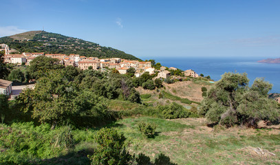 Fototapeta na wymiar Paysages de Corse - Piana - Le village
