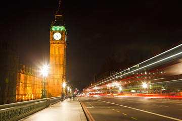 Fototapeta na wymiar Traffic in night London, UK