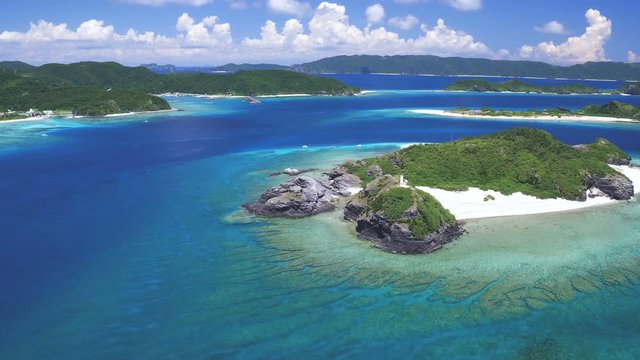 座間味島の海