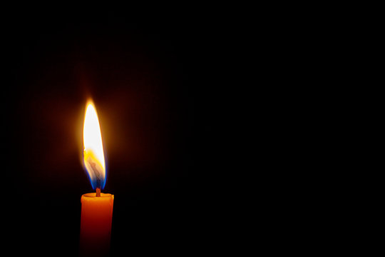 candle flame,candle light,light in the dark