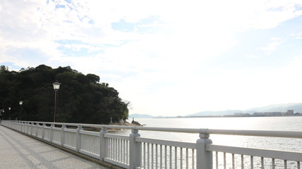 蒲郡 竹島に掛かる橋から臨む竹島