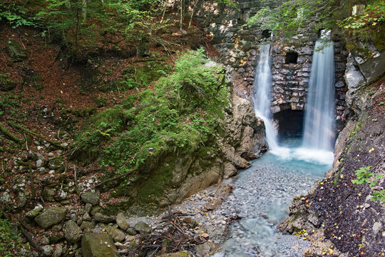 Stallenbach in der Wolfsklamm im Tiroler Karwendel Gebirge