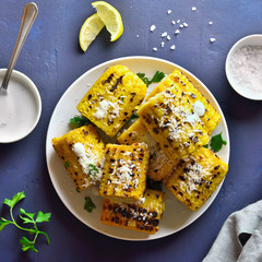 Grilled corn on the cob © voltan