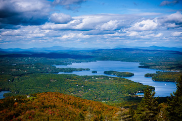 Fototapeta na wymiar Sunapee lake in New Hampshire