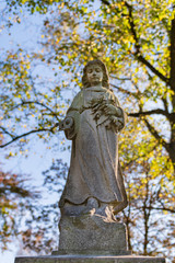 cemetery statue of child