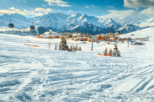 Fantastic easy ski slope in French Alps, Alpe d Huez