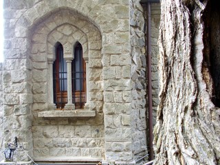 Fototapeta na wymiar Antyczne okno. Rocca di Papa. Italia