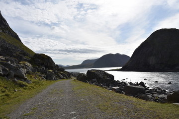 Norwegen, Lofoten, Leknes, Uttakleiv, Haukland, Haukland Beach, Schotterstraße, Küste,...