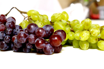 Grapes isolated white background shot 9