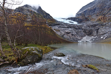 Fototapeta na wymiar Glacier lake Norway