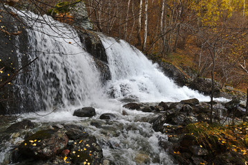 Fototapeta na wymiar Norway river side in Autumn