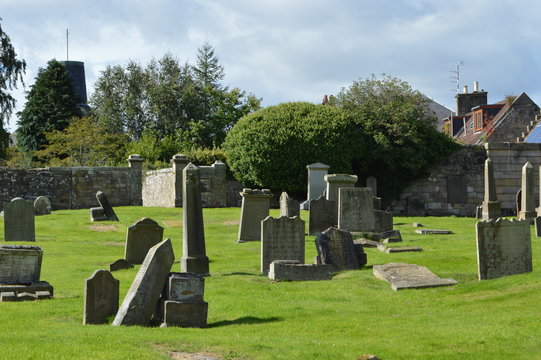Cupar Old Parish Church, with early 15th century tower and spire of 1620