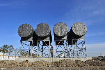 Petroleum reserve tank