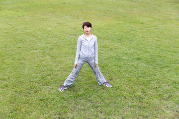 運動するミドルの女性