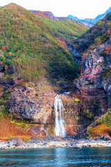 知床半島(10月　紅葉　秋　遊覧船)
