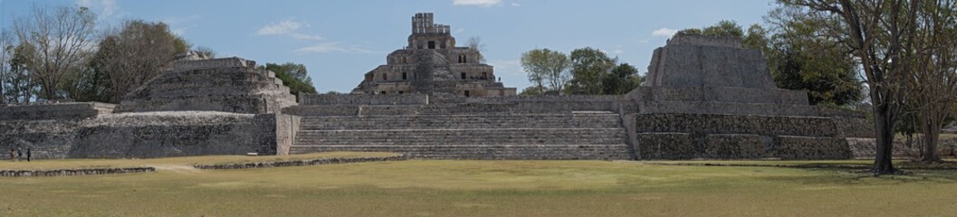 Naklejka premium Ruins of the ancient Mayan city of Edzna near campeche, mexico
