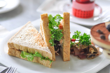 mushroom sandwich or tuna sandwich