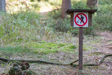 Warning sign - watch out for snakes.
