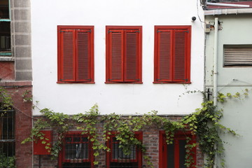 Fototapeta na wymiar window with shutters