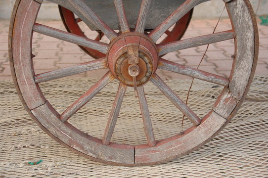 wheel of wooden fishing cart