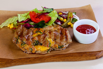 Grilled pork with cheese