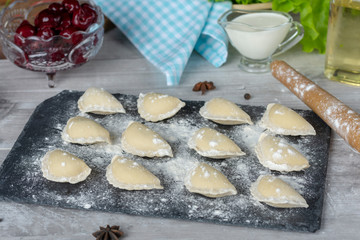 cuisine nationale - boulettes de cerises, dessert slave