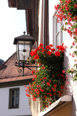 Fototapeta na wymiar Füssen, idyllische Altstadt mit Laterne im Sommer