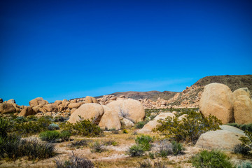 Fototapeta na wymiar Balancing desert rocks in Joshua National Park, California
