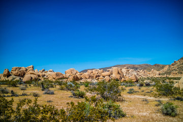 Fototapeta na wymiar Balancing desert rocks in Joshua National Park, California