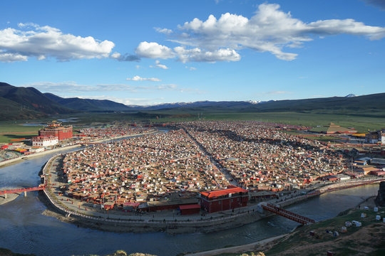 yarchen gar great tibetan village, west sichuan, china