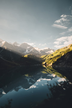 Stausee Mooserboden in Kaprun im Hintergrund die Salzburger Alpen