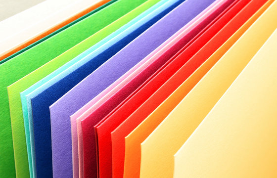 Tonkartons in bunten Farben - Bastelbedarf