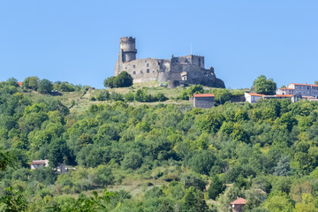Fototapeta na wymiar château de Tournoël, Volvic, Puy-de-Dôme, France 
