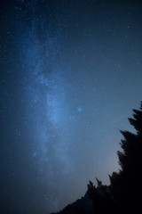 Naklejka premium Sterne und Milchstraße an der Passstraße zur Schwägalp