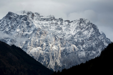 Blick auf die Zugspitze mit Neuschnee