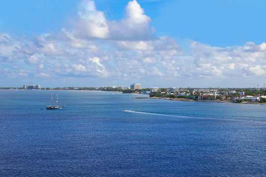 Grand Cayman Inseln, Blick von einem Kreuzfahrtschiff 