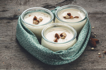 Petit Pot de Crème à L'Amandes, Yaourt Végétarien