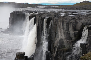 Fototapeta premium Wasserfall auf Island