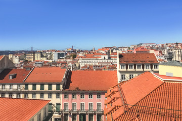 Obraz premium Top view of the red tiled roofs of Lisbon