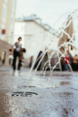 Wasserspiele in Fußgängerzone